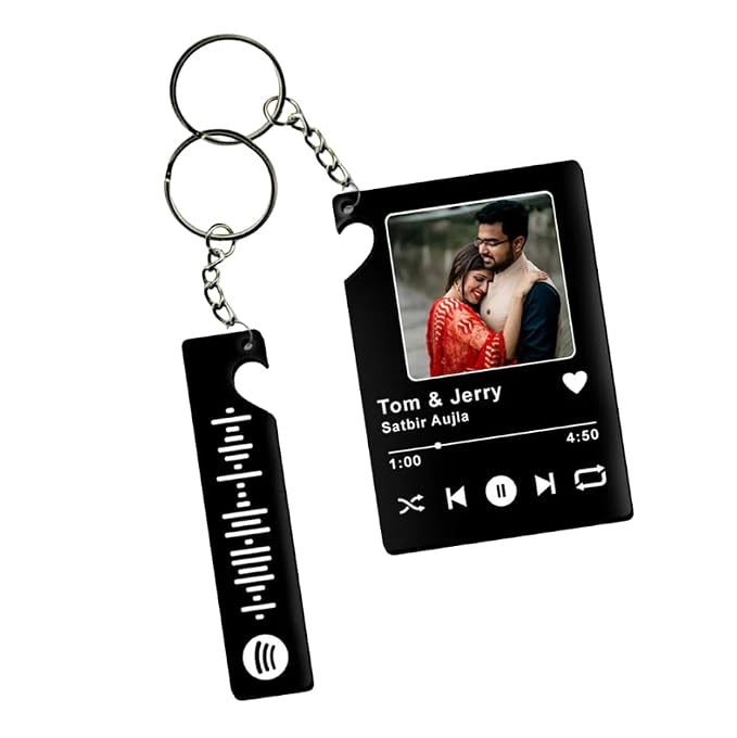 Darak Gifting Co.| Personalised Couple Spotify Keychain with Photo and Song