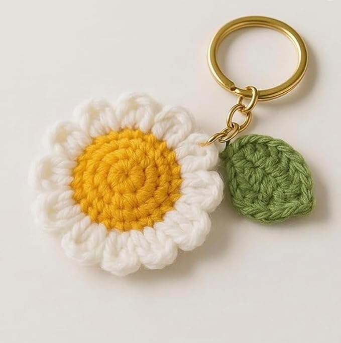 Darak Gifting Co. Handmade Crochet Daisy Keychain for Women & Girls | Cute Flower Keyring with Leaf Charm | Soft Wool Knitted Bag Charm | Car, Bike & Backpack Accessory – Gift for Friends