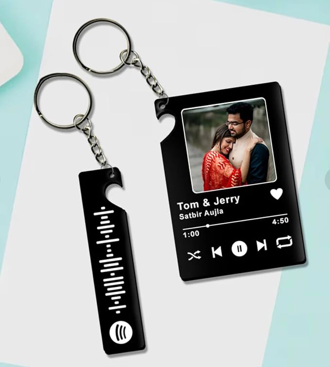 Darak Gifting Co.| Personalised Couple Spotify Keychain with Photo and Song